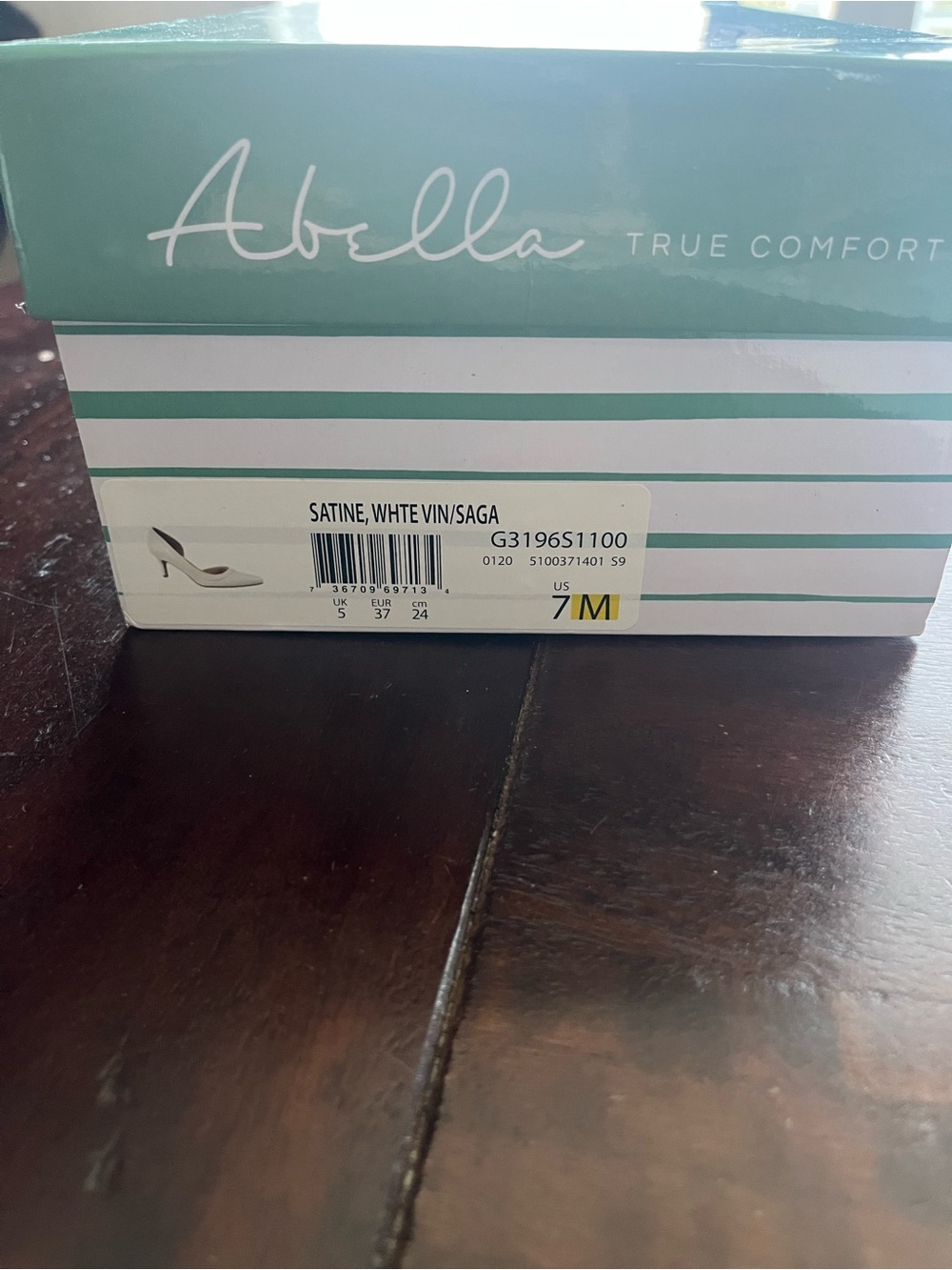 Abella White Pointed-Toe Mid-Heel Pumps - Picture 5 of 5